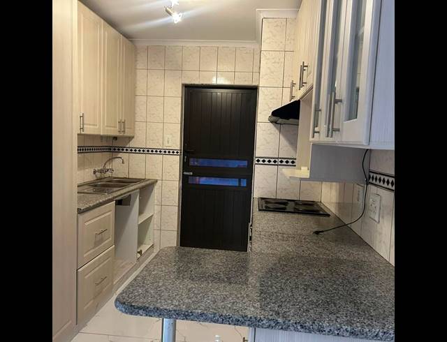 2 BEDROOM PROPERTY TO RENT IN BIRDSWOOD